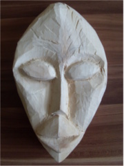 Anja Sichardt 2013: Afrikanische Maske, vorgeschnitzt