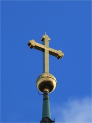 Ölvergoldete Kirchturmkugel mit Kreuz