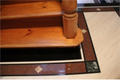 Andreas Rentsch 2008: Treppe Hausflur, erste Antrittsstufe