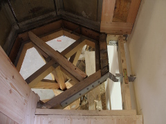 Unterbau der Kanzel